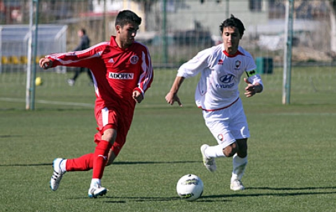 U-17 təlim-məşq toplanışına heç-heçə ilə yekun vurdu - Fotoreportaj