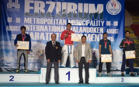 Karateçimiz qızıl medal qazandı