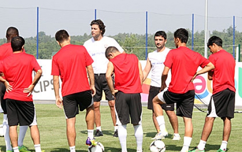 Reserve team training with new head coach - Photo gallery